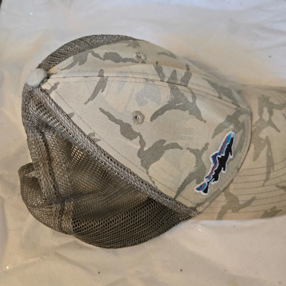 Patagonia Camo Trucker Hat Trout Logo Fitz Roy Mesh Back‎ Fishing Cap P-6 Curved